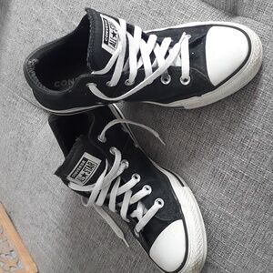 Converse with padded back and elastic tounge.